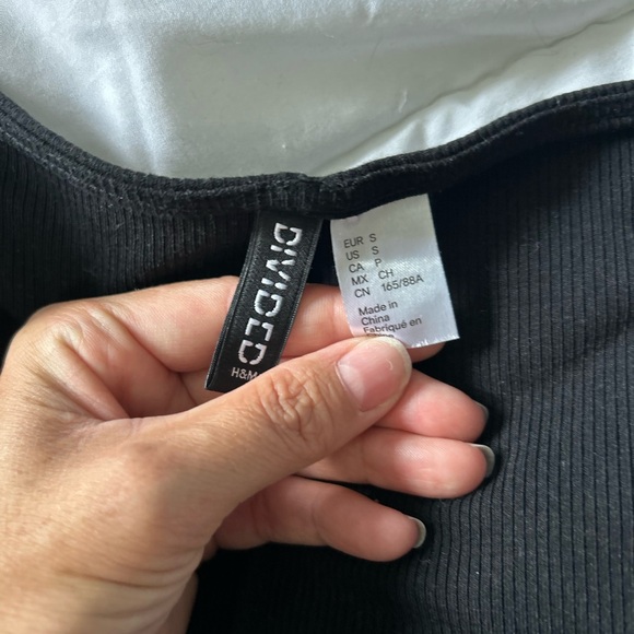 H&M Divided Black Ribbed Top - Picture 2 of 2
